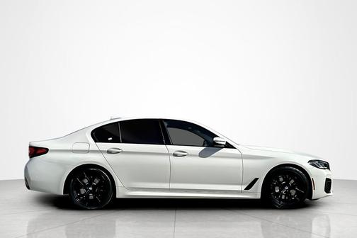 2022 BMW 530 i