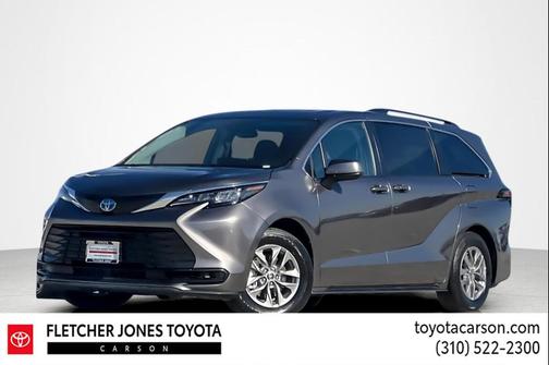 2024 Toyota Sienna LE