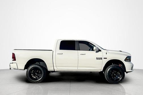2017 RAM 1500 Night Crew Cab 4x4 5'7' Box