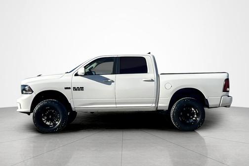 2017 RAM 1500 Night Crew Cab 4x4 5'7' Box