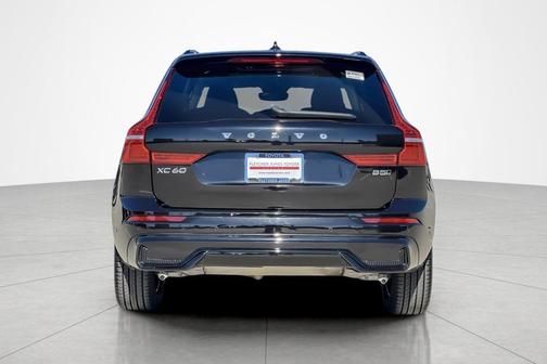 2025 Volvo XC60 B5 Plus