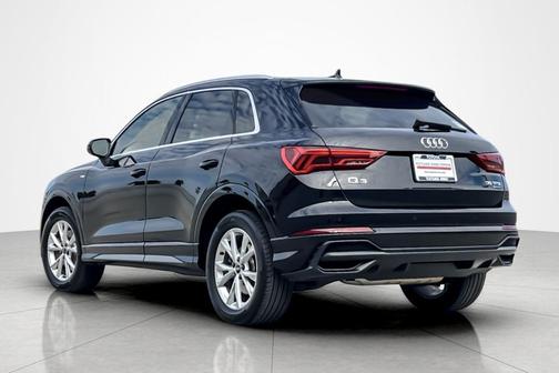 2022 Audi Q3 45 S line Premium