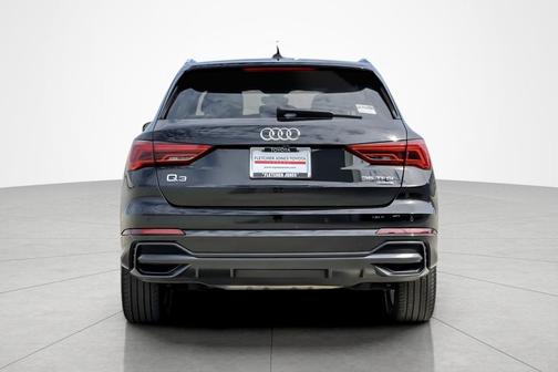 2022 Audi Q3 45 S line Premium