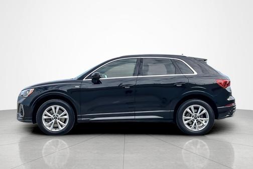 2022 Audi Q3 45 S line Premium