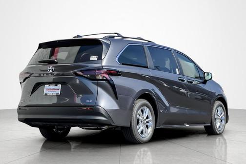 2025 Toyota Sienna XLE 7 Passenger