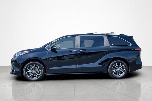 2025 Toyota Sienna Platinum 7 Passenger
