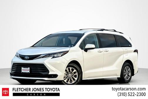 2022 Toyota Sienna LE