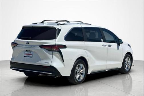 2025 Toyota Sienna Limited 7-Passenger