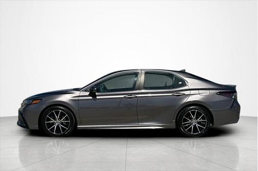 2024 Toyota Camry Hybrid SE