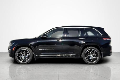 2022 Jeep Grand Cherokee Summit