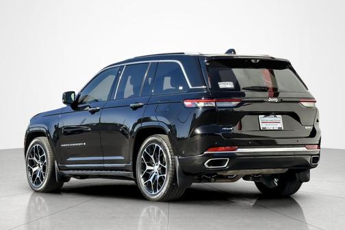 2022 Jeep Grand Cherokee Summit