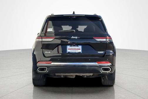 2022 Jeep Grand Cherokee Summit