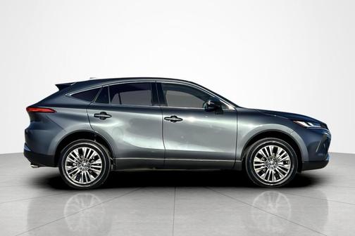 2022 Toyota Venza XLE
