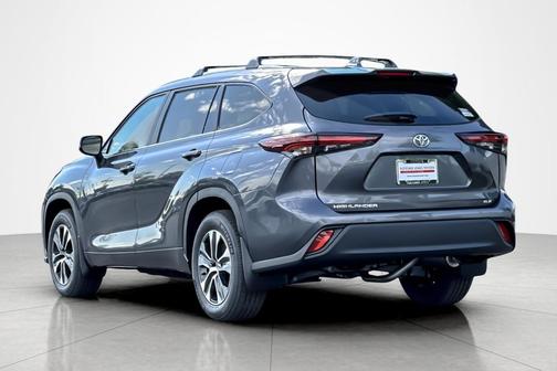 2025 Toyota Highlander XLE