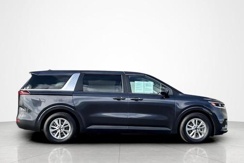 2022 Kia Carnival LXS