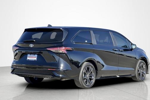 2025 Toyota Sienna XSE 7 Passenger