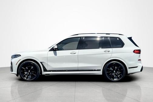 2021 BMW X7 M50i