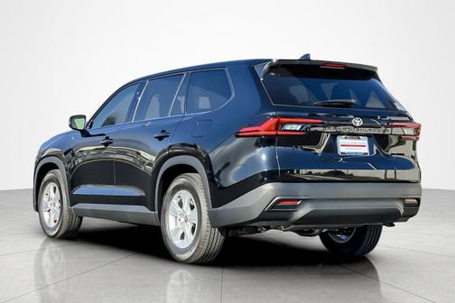 2025 Toyota Highlander LE