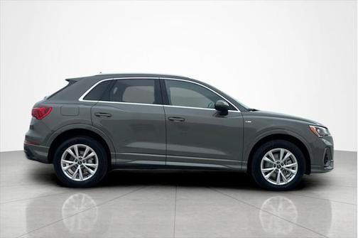 2022 Audi Q3 45 S line Premium