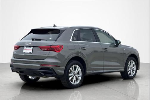 2022 Audi Q3 45 S line Premium