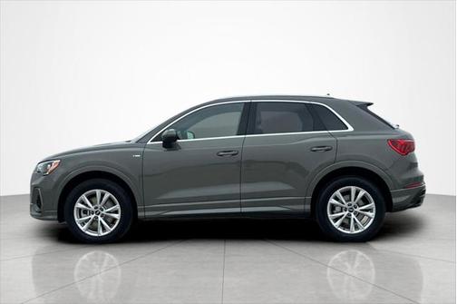 2022 Audi Q3 45 S line Premium