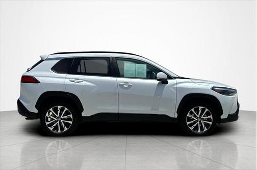 2024 Toyota Corolla Cross XLE