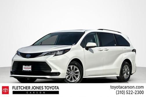 2024 Toyota Sienna LE