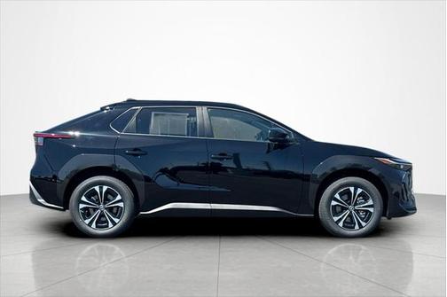 2025 Toyota bZ4X XLE