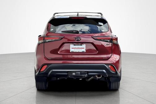 2025 Toyota Highlander Hybrid XLE