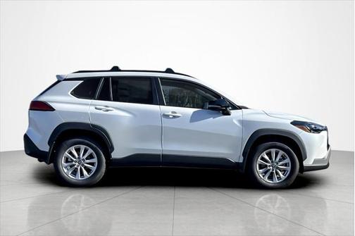 2025 Toyota Corolla Cross LE