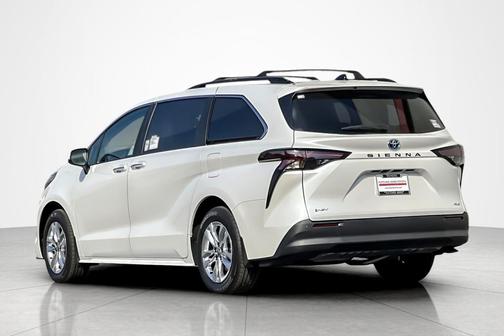 2025 Toyota Sienna XLE