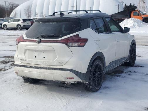2022 Nissan Kicks SV