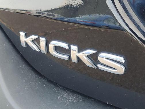 2019 Nissan Kicks SV