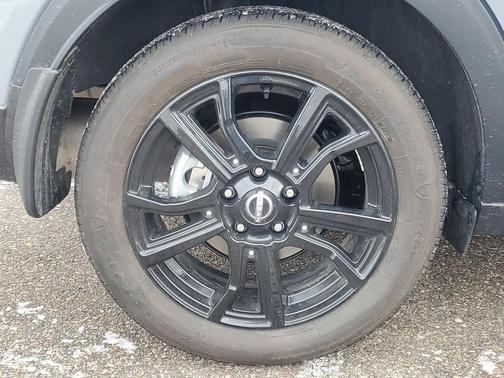 2022 Nissan Kicks SV