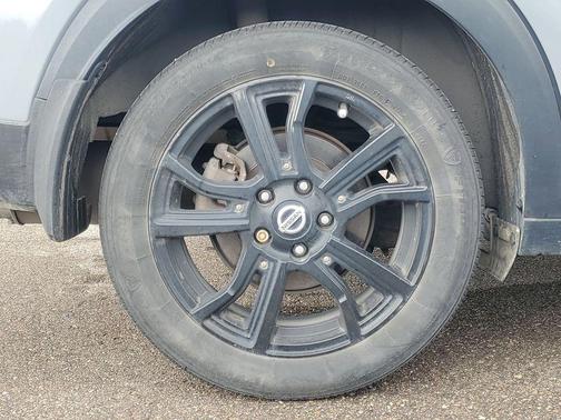 2021 Nissan Kicks SR