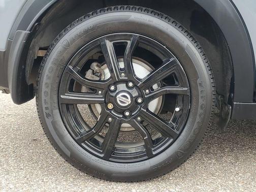 2021 Nissan Kicks SR