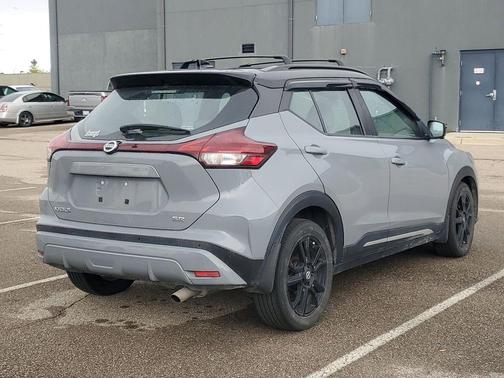 2021 Nissan Kicks SR