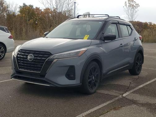 2021 Nissan Kicks SR