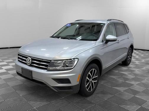 Pyrite Silver Metallic 2021 Volkswagen Tiguan 2.0T SE