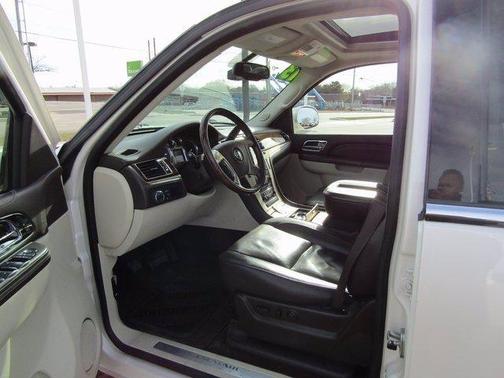 Photo 2 of 13 of 2013 Cadillac Escalade Platinum Edition