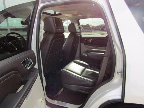 Photo 3 of 13 of 2013 Cadillac Escalade Platinum Edition