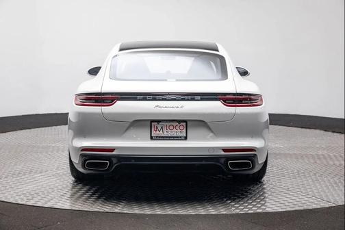 2018 Porsche Panamera 4