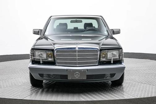 1990 Mercedes-Benz E-Class 300 SE
