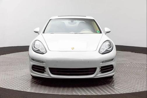2015 Porsche Panamera 4