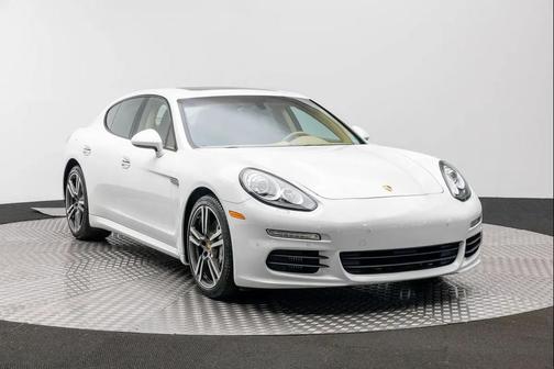 2015 Porsche Panamera 4