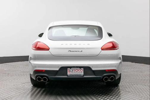 2015 Porsche Panamera 4