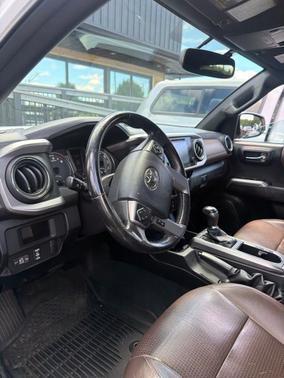 Super White 2016 Toyota Tacoma Limited
