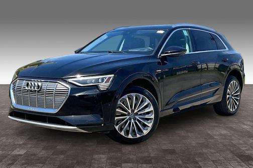 Mythos Black Metallic 2019 Audi e-tron Premium Plus