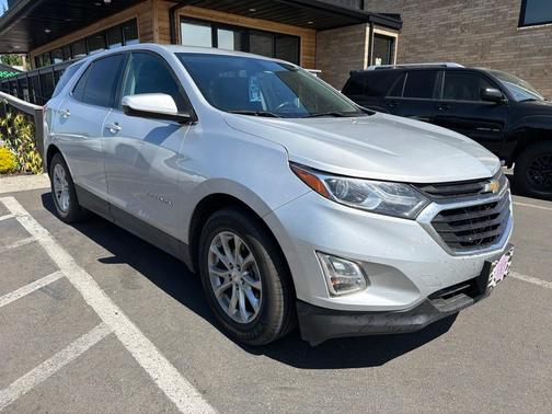 Silver Ice Metallic 2018 Chevrolet Equinox LT