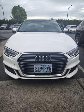 Glacier White Metallic 2018 Audi A3 2.0T Premium